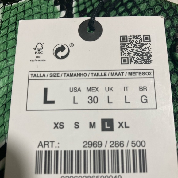 BEAUTIFUL ZARA GREEN VEGAN LEATHER SNAKE PRINT BUTTON DOWN A-LINE SKIRT LG NWT - Picture 7 of 9